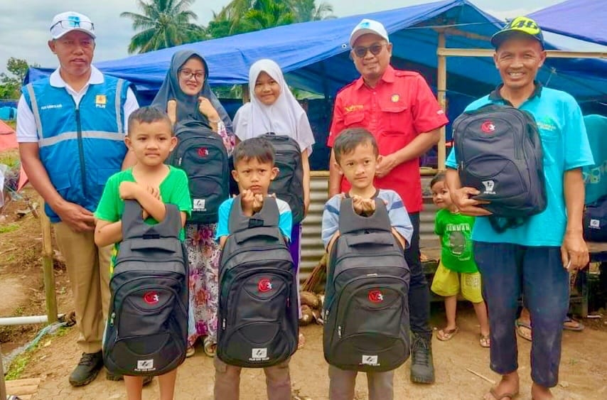 PLN Berikan Perlengkapan Belajar untuk Siswa di Cianjur