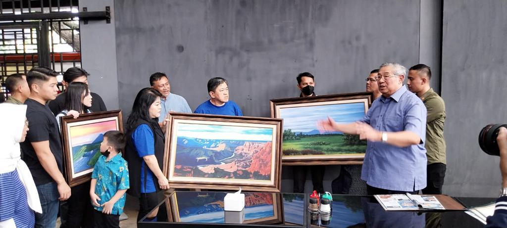 Tiga Lukisan SBY Dibagikan ke Sahabat Ani Yudhoyono