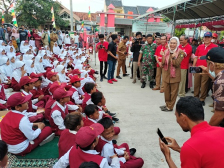 Cegah Stunting Bupati Nina Kampanyekan Gemari Makan Ikan