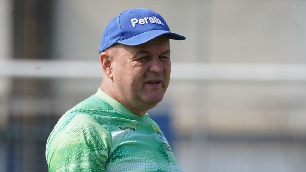 Bojan Hodak Klarifikasi Soal Kritikan Bobotoh dan Performa Thom Haye Bersama Persib Bandung