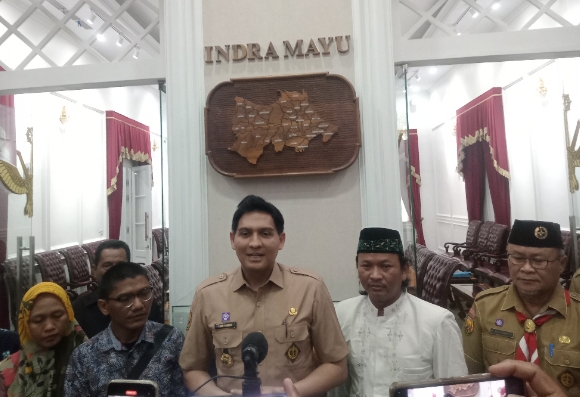 Sholihin Diundang ke Pendopo, Dapat Penghargaan dari Bupati Lucky Atas Perjuangannya untuk Robiin