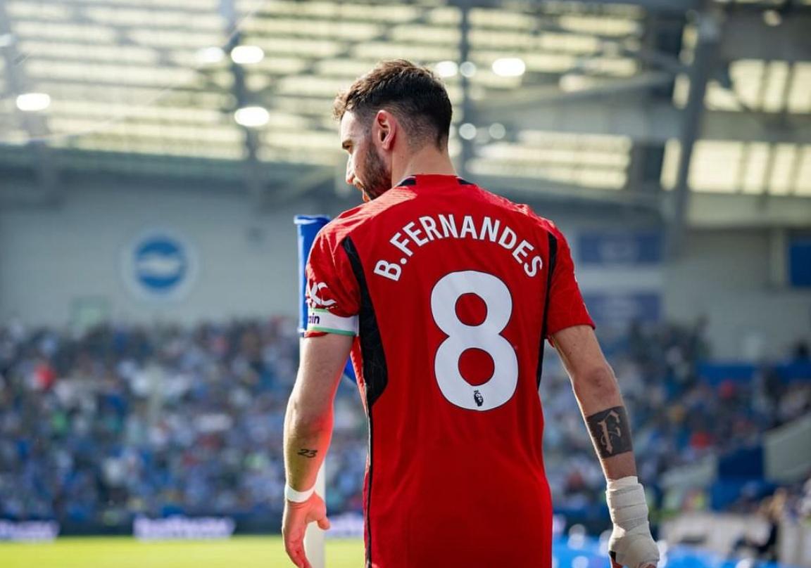 Manchester United Hancur Lebur, Bruno Fernandes Kartu Merah, Ten Hag Out Menggema