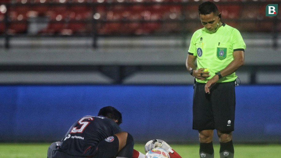 Gideon Hadir Lagi! Netizen dan Maung Bandung Was-was Wasit Lama yang Pernah Jadi 'Musuh'!