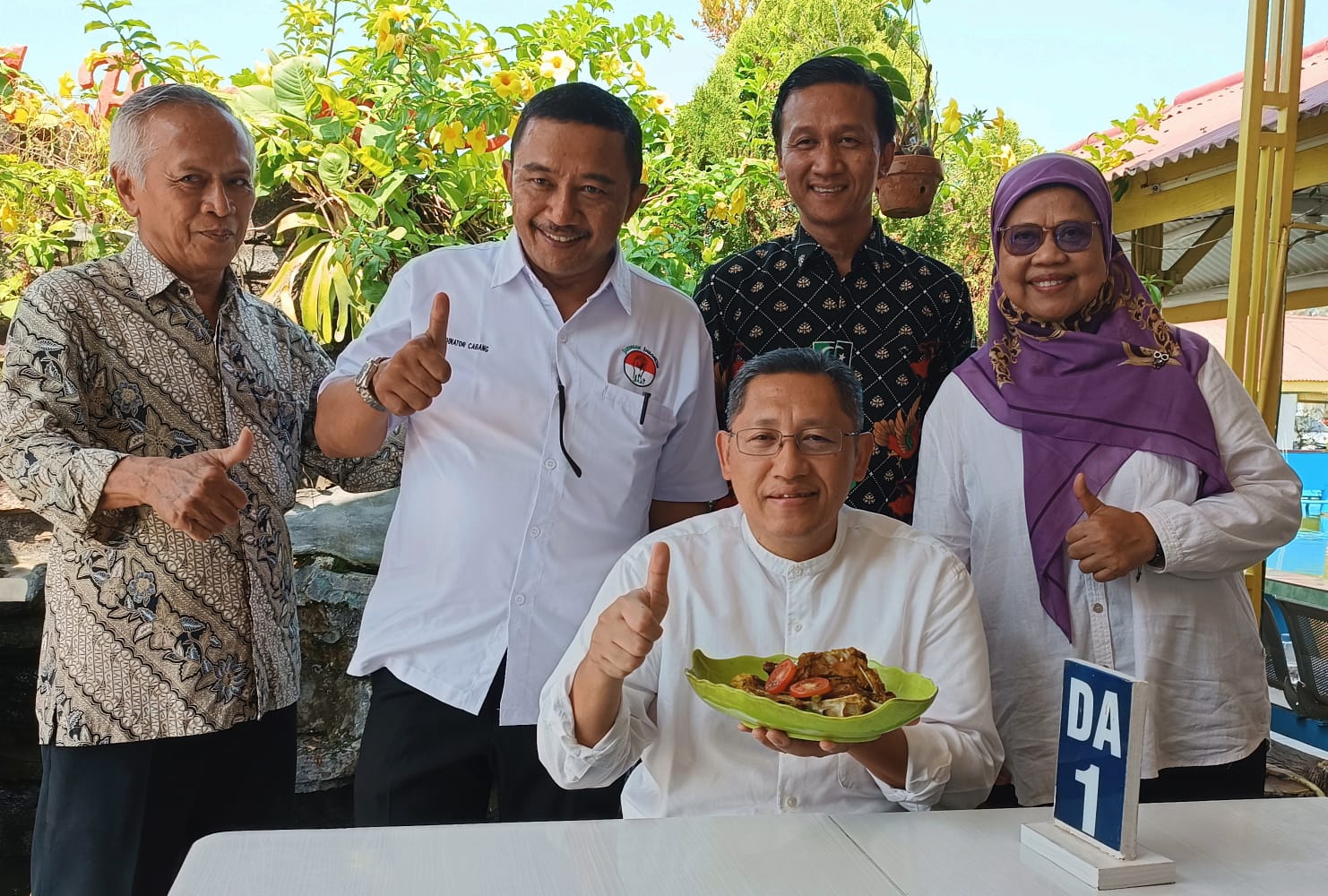 Anas Urbaningrum Kagumi Kuliner Pindang Gombyang Khas Indramayu