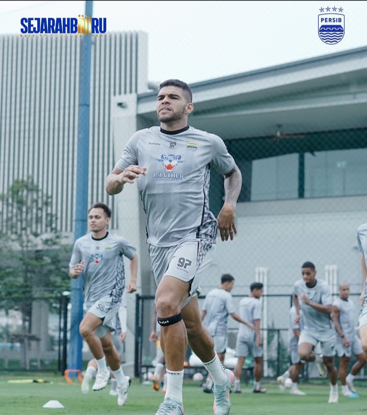 Kelas! Ditinggal Banyak Pemain Pilar, Persib Kini Punya Skuad Rp53 Miliar, Siap Cetak Hattrick Juara?