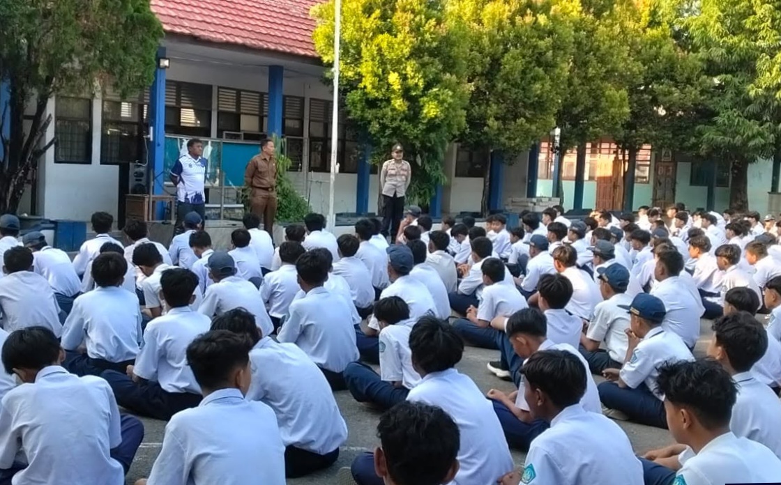 Cegah Kenakalan Remaja, Polisi Berikan Binluh Kepada Para Pelajar