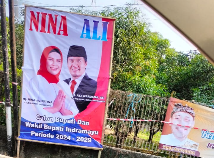 Baliho Bakal Calon Bupati Nina dan Wakil Bupati. H Ali Wardana Marak, Warga Karangsong Sambut Baik