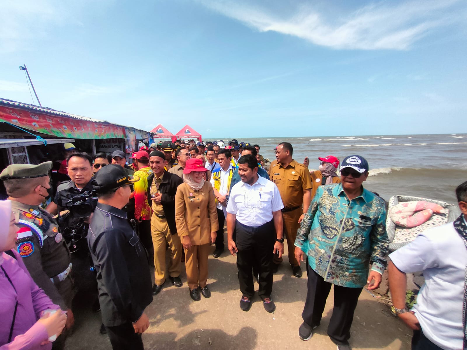 Komisi V DPR RI ke Indramayu, Breakwater di Pantai Karangsong Segera Dibangun