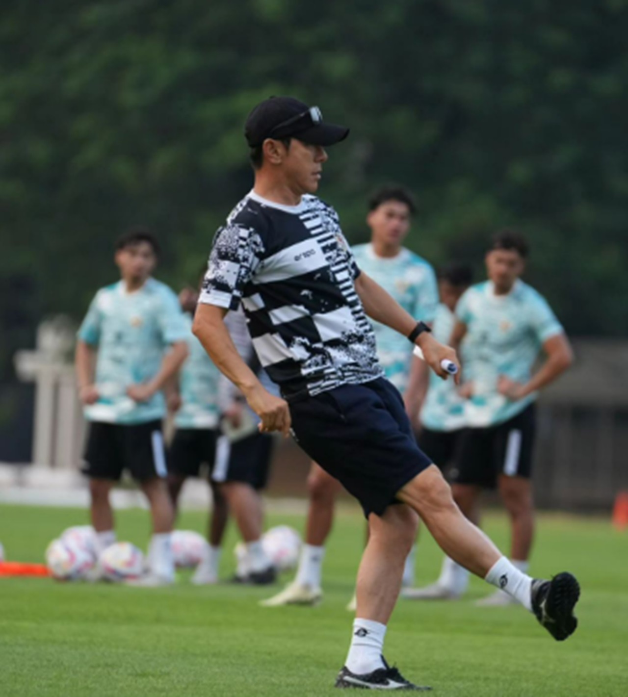 Kiper Legendaris Korea Selatan Gabung Staff Kepelatihan Vietnam! Ternyata Pernah Main Bareng Coach STY!