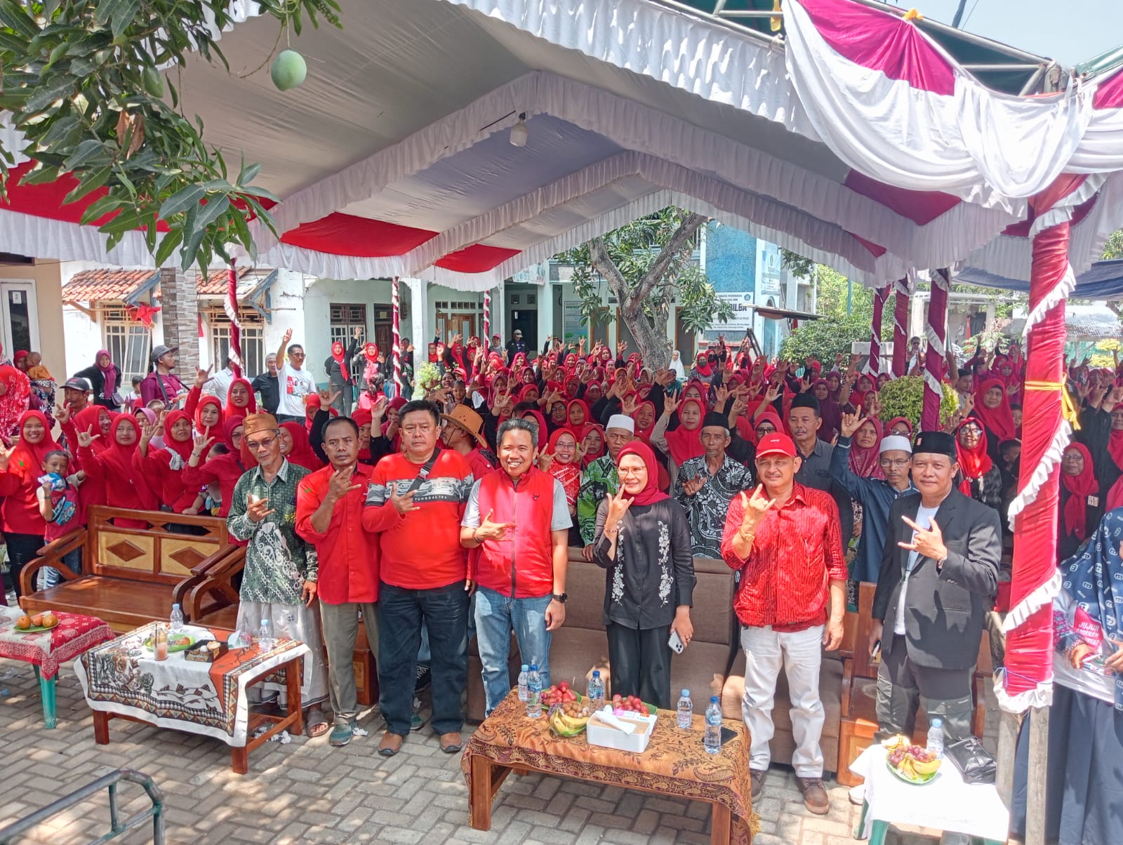 Sejumlah Pengurus Pesantren di Anjatan dan Haurgeulis Doakan Nina-Tobroni Menang Pilkada 