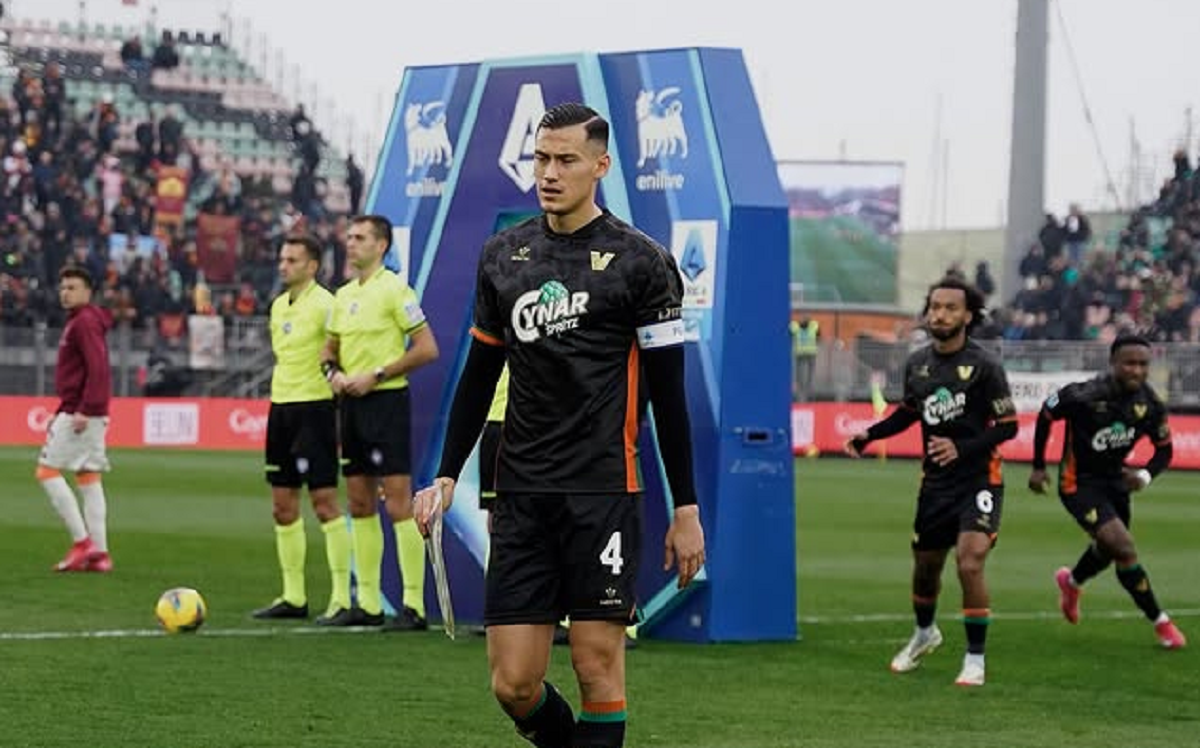 Klub Milik Jay Idzes Alaami Keterupurukan! Kalah 2 Gol dari Genoa di Liga Serie A 2024/2025