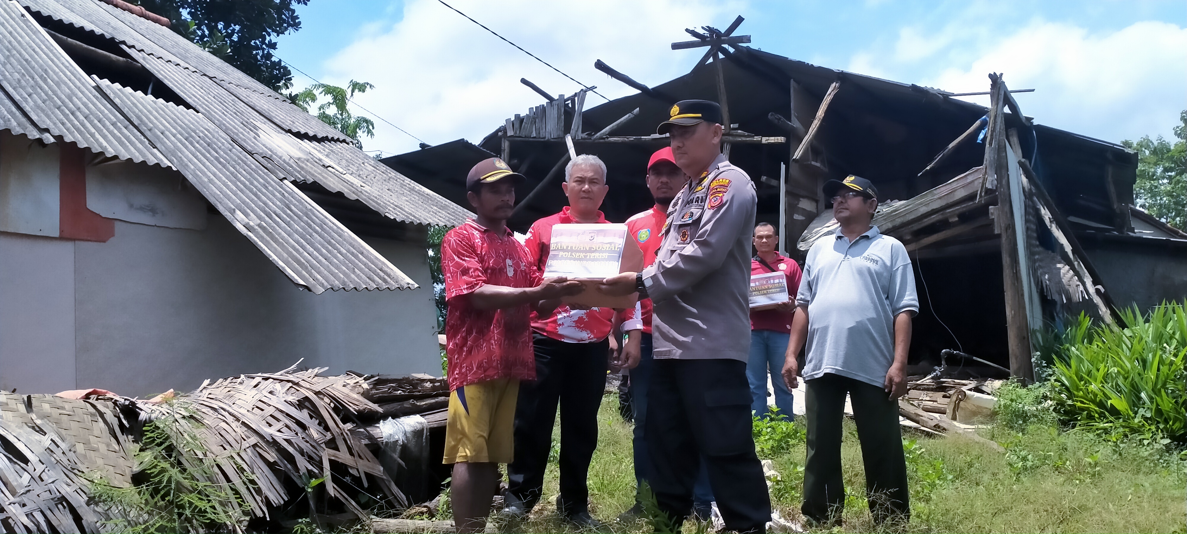 Waspada Angin Kencang Susulan, Satgas PBA Beri Bantuan dan Gelar Gotong Royong Perbaiki Rumah Warga  