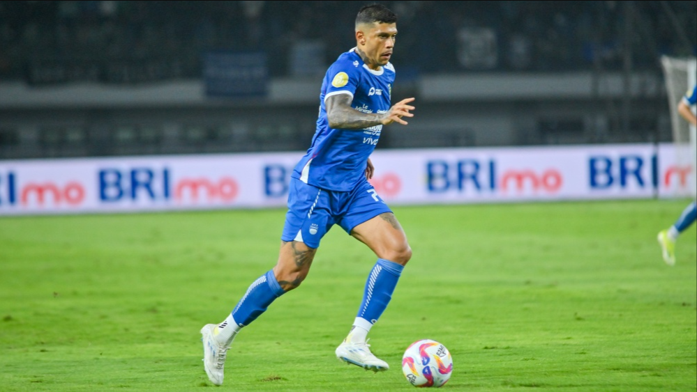 Bobotoh Heboh! Kode Tangan Bertato Persib Bandung Sinyal Ciro Alves Kembali?