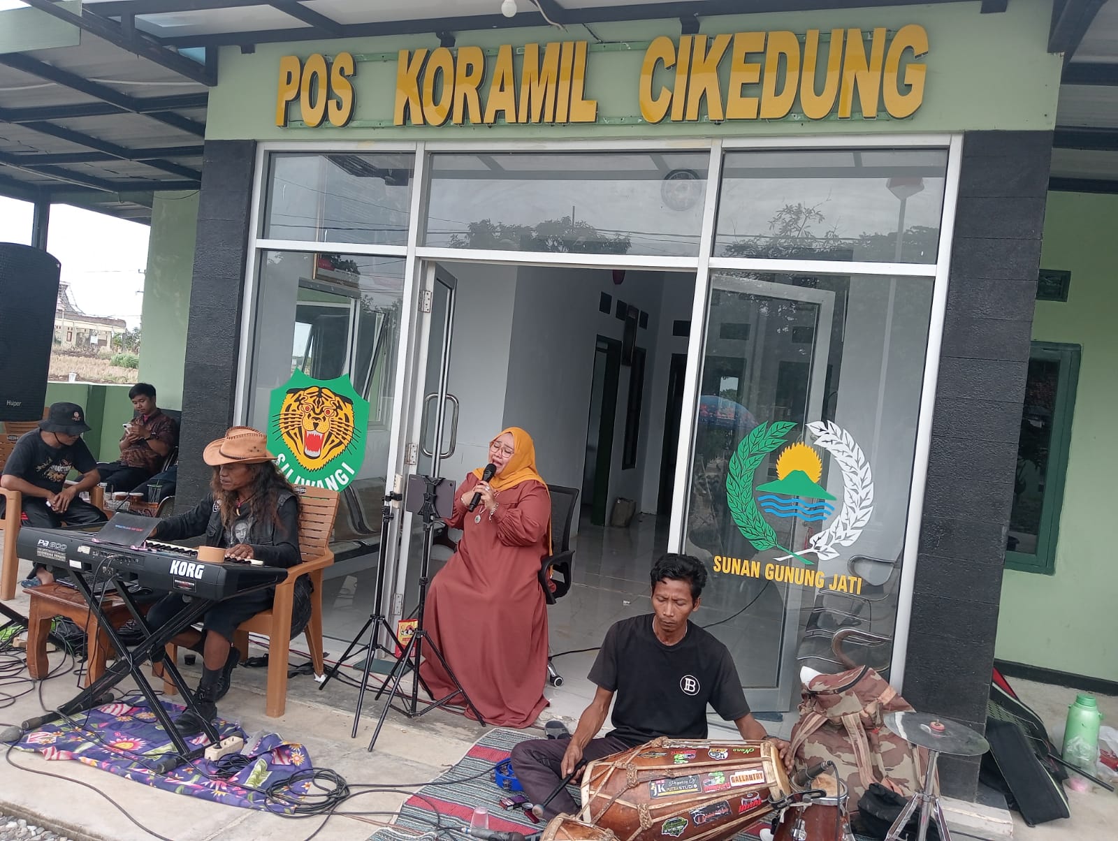 Pos Koramil Cikedung Rayakan HUT TNI AD ke-79 dengan Syukuran dan Makan Bersama