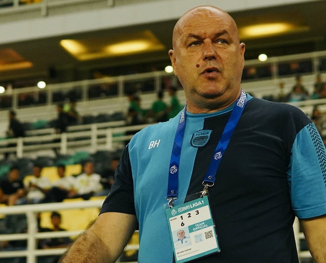 Bojan Hodak Akui Keputusan Taktis Gagal Saat Persib Takluk dari Persebaya, Minta Jangan Salahkan Pemain