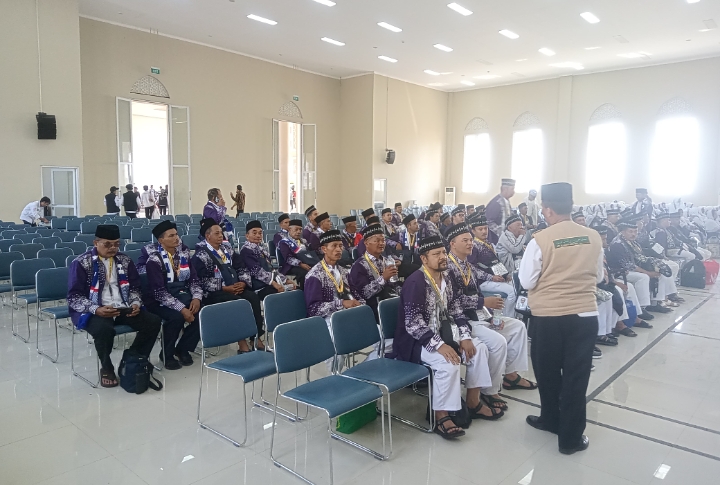 Kepala Kemenag Indramayu Imbau Jemaah Haji Prioritaskan Kesehatan dan Kekompakan
