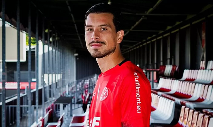 Prediksi Bursa Transfer Eropa: Thom Haye Bertahan Di Almere City, Jay Idzes Pilih Setia Di Venezia? 