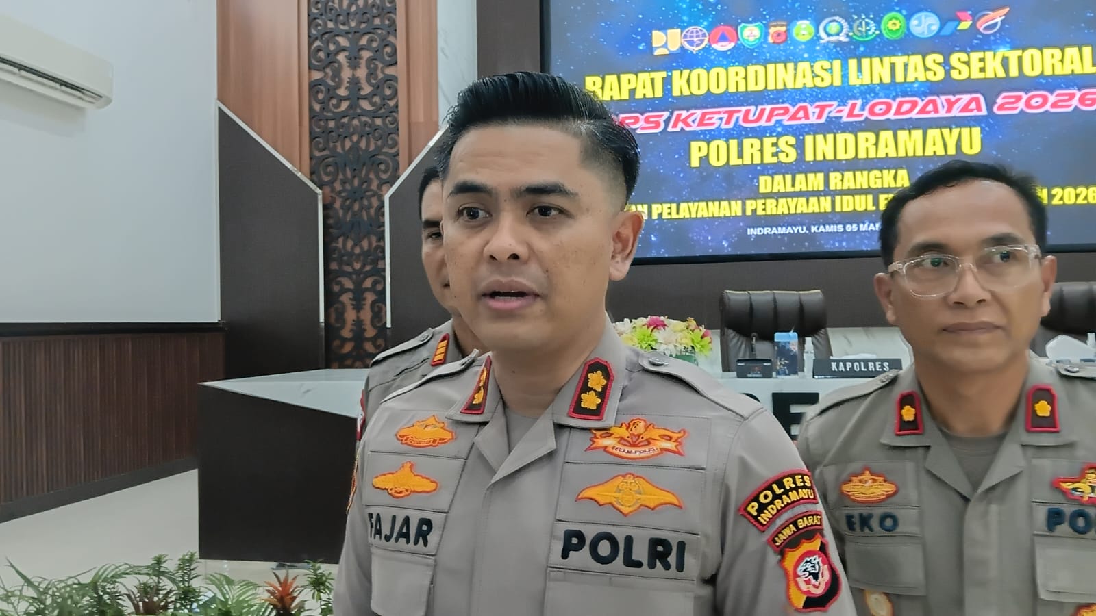 Jelang Arus Mudik 2026, Aktivitas Penyapu Koin di Jembatan Sewo Jadi Perhatian