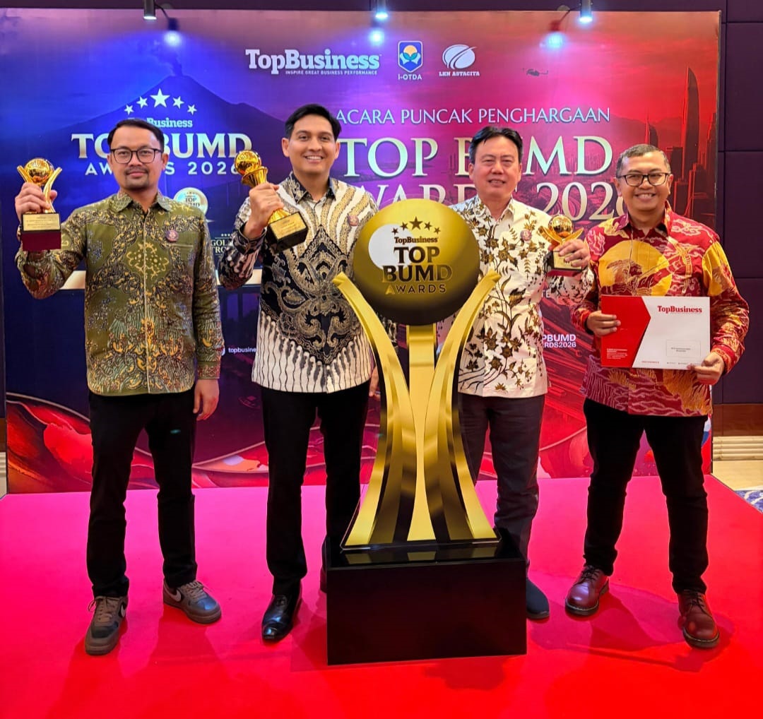 Bupati Indramayu Lucky Hakim Raih Penghargaan TOP BUMD Awards 2026 