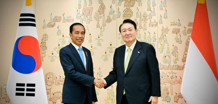 Presiden Yoon Suk-yeol Sambut  Presiden Jokowi di Kantor Kepresidenan Yongsan