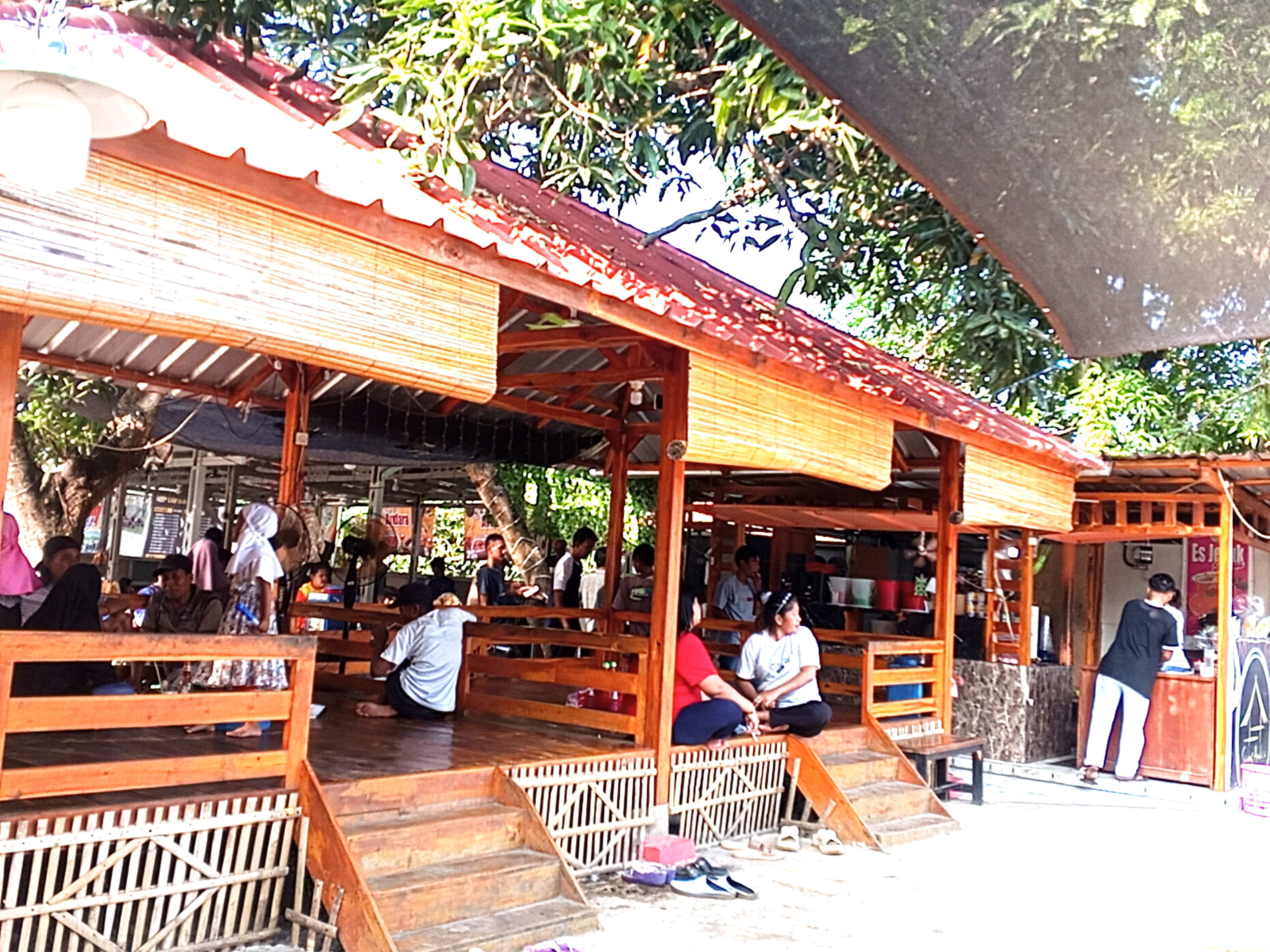 Kedai Bakso di Gantar Mampu Raup Omzet Ratusan Juta Per Minggu 