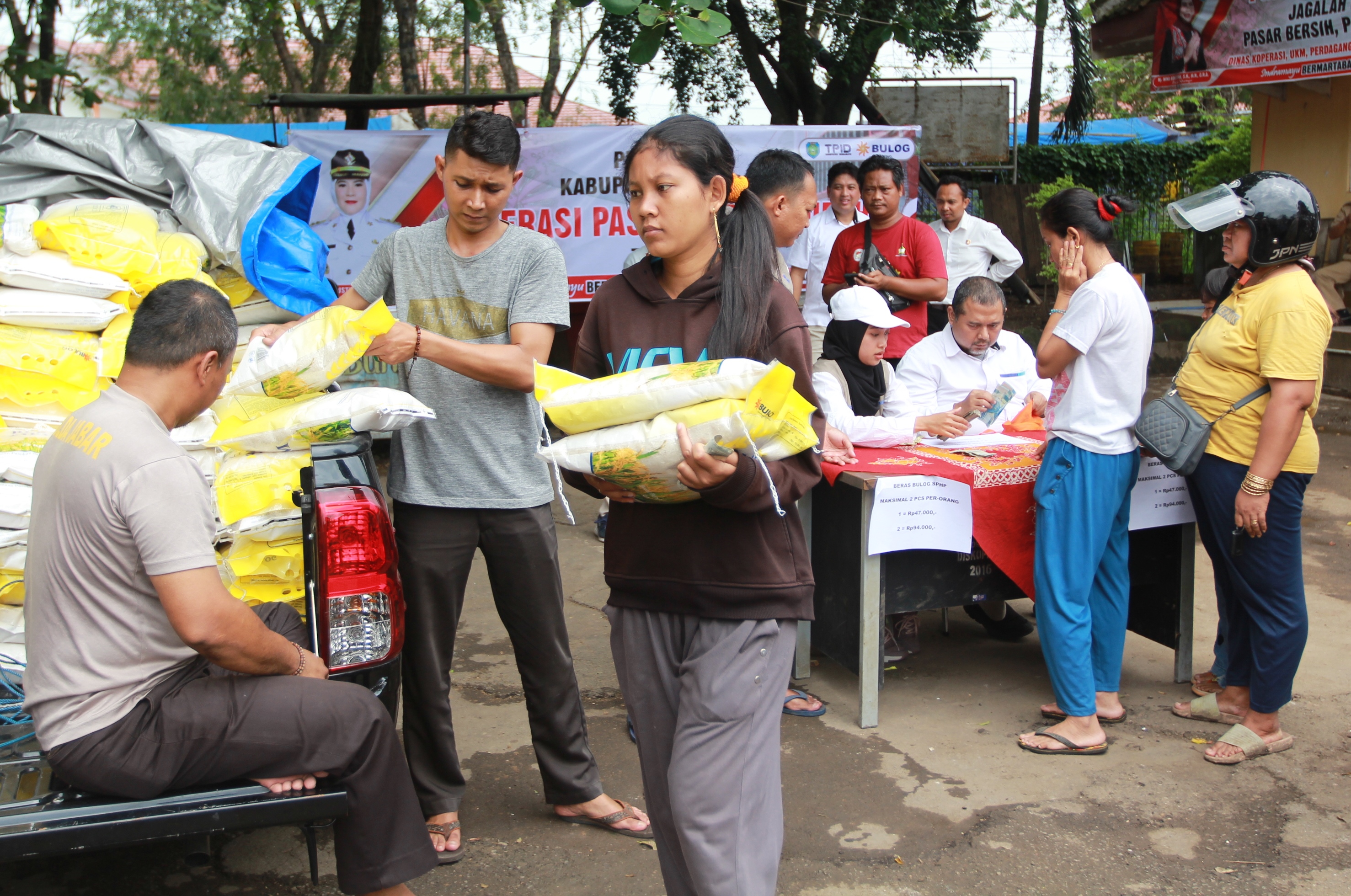 Harga Beras di Daerah Lumbung Pangan Ini Naik, Pemkab Indramayu dan Bulog Sediakan Beras Murah