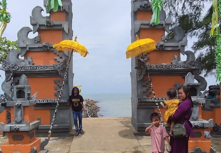 Wajib Dikunjungi, Berikut Ini 5 Objek Wisata Pantai yang Hits di Indramayu, Nomor 1 Serasa di Bali  