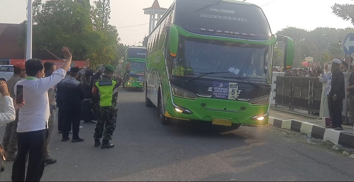 440 Calon Jamaah Haji  Kloter 25 asal Indramayu Dilepas