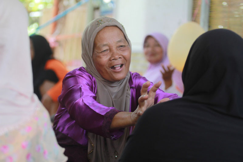 Ada Lomba Tahan Tawa Antar Lansia di Peringatan HUT Kemerdekaan. Unik dan Bikin Ngakak