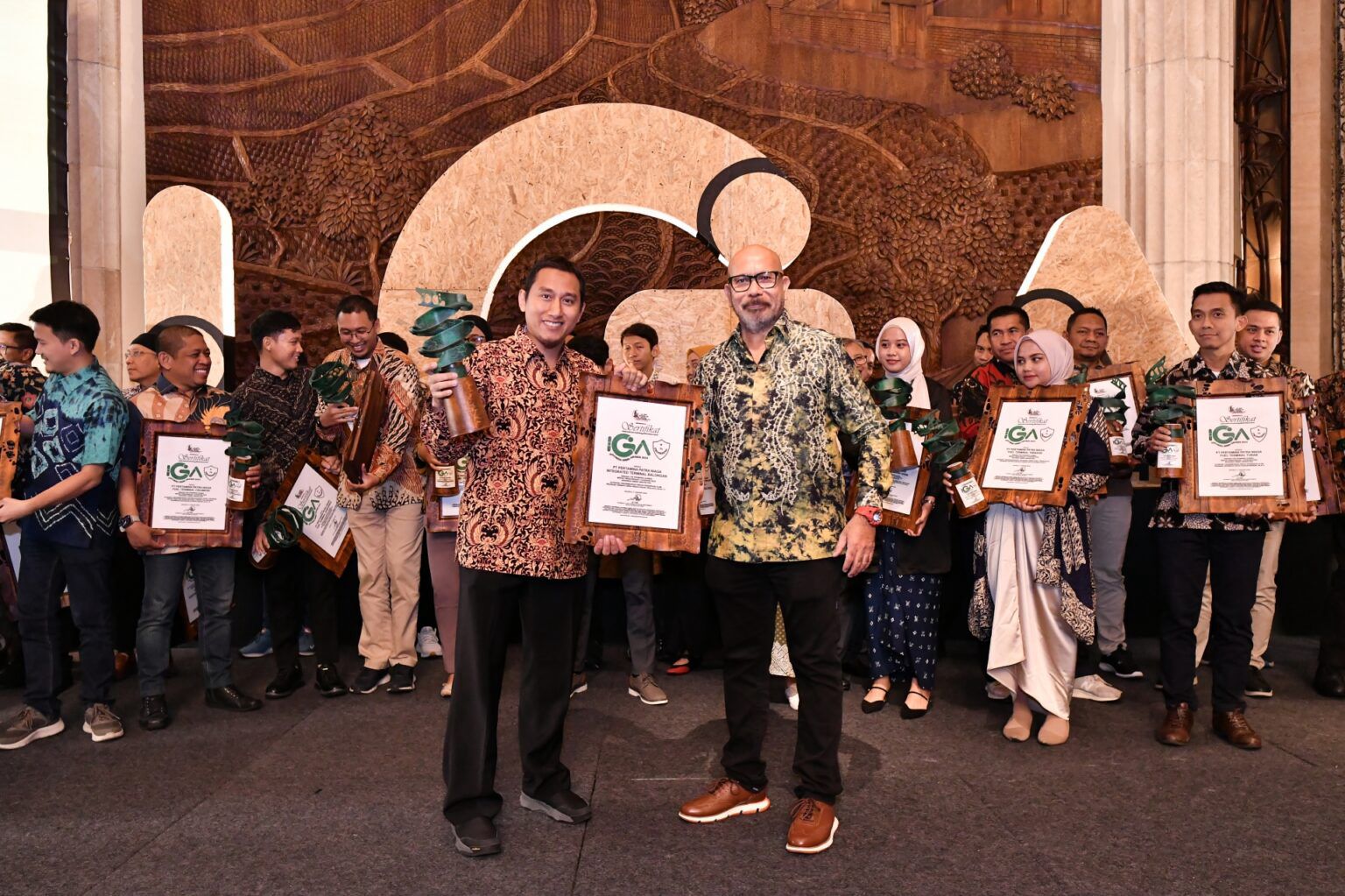 Pertamina Patra Niaga Regional JBB Raih 8 Penghargaan Indonesia Green Awards 2024