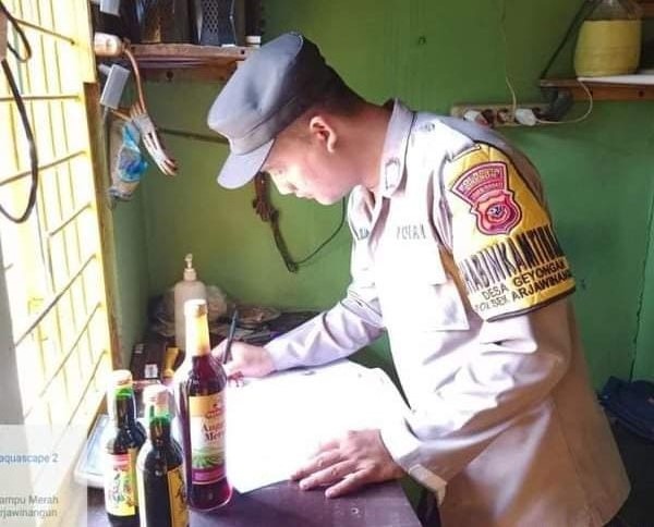 Dua Warung di Jungjang dan Arjawinangun Masih Jual Miras 