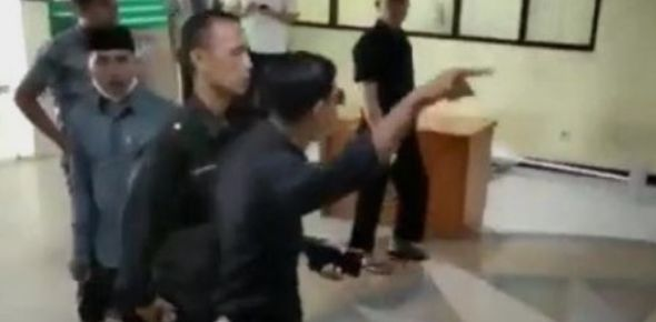 Gegara Kecewa, Oknum Ormas Ngamuk dan Rusak Sejumlah Fasilitas Gedung DPRD Kabupaten Tangerang