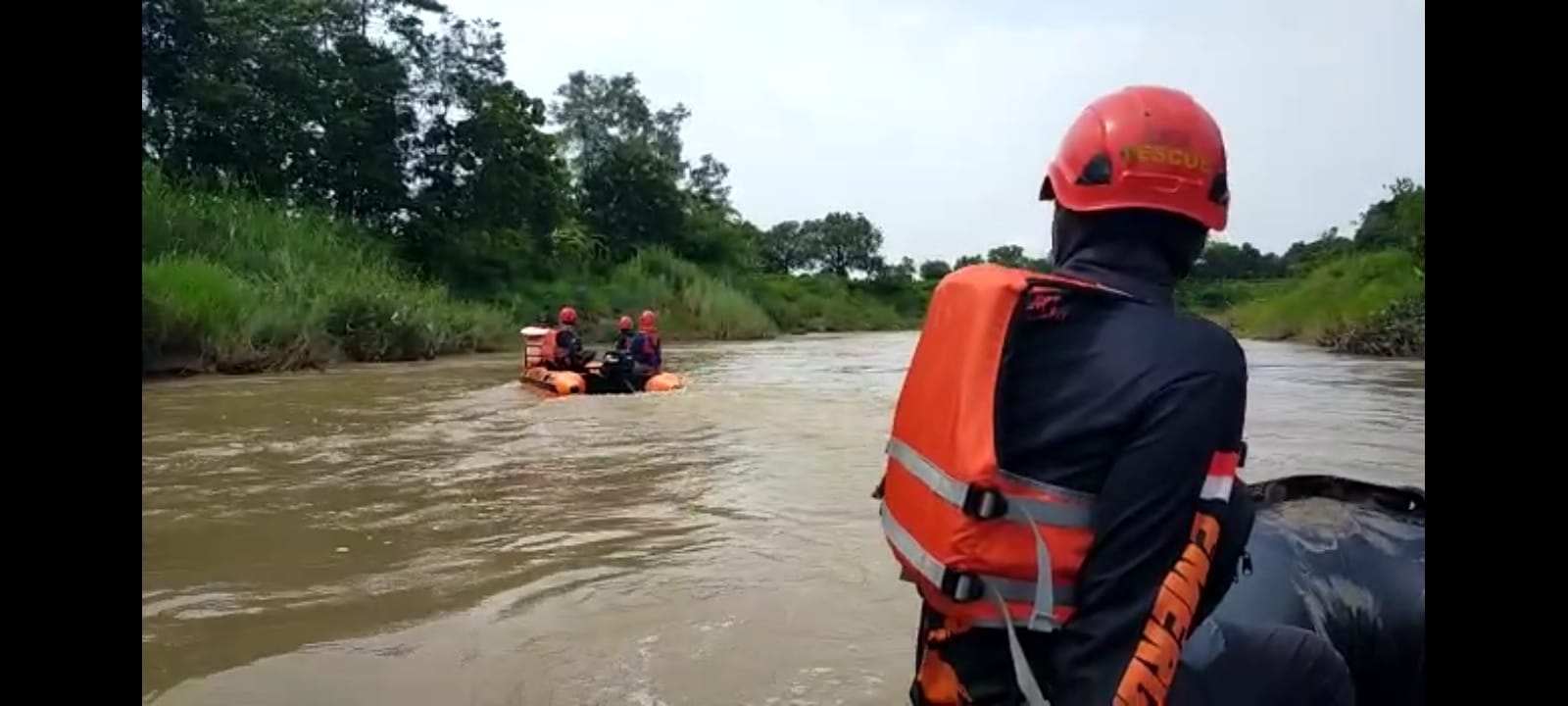Warga Diduga Hilang Tenggelam di Sungai Cipunegara Belum Ditemukan, Pencarian Dilanjut Besok