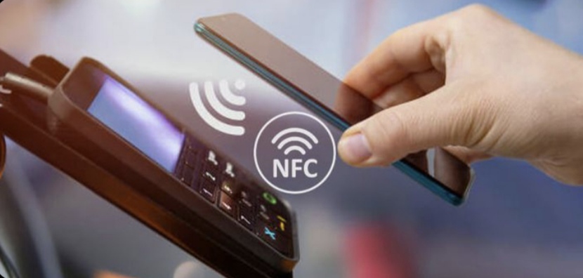Transaksi Cuma 0,3 Detik! Ini Daftar Bank & E-Wallet yang Sudah Dukung NFC QRIS Tap!