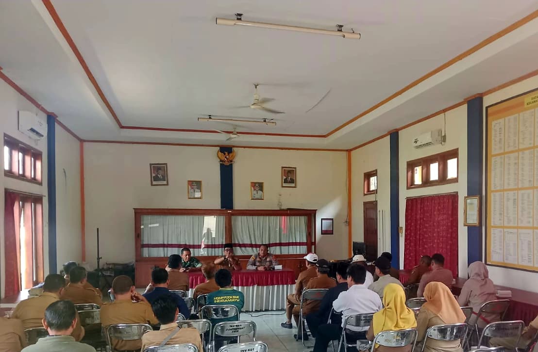 Camat Juntinyuat Adakan Rakor Terkait Patroli Jam Malam Peserta Didik