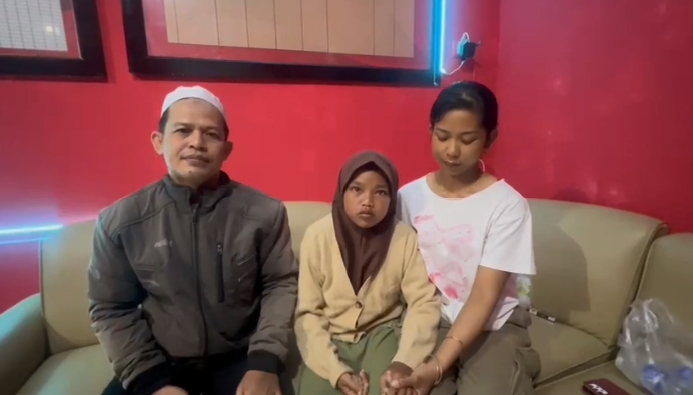 Seorang Anak Perempuan Ditemukan Kebingungan di Pinggir Jalan, Ternyata Pergi Tinggalkan Pesantren 