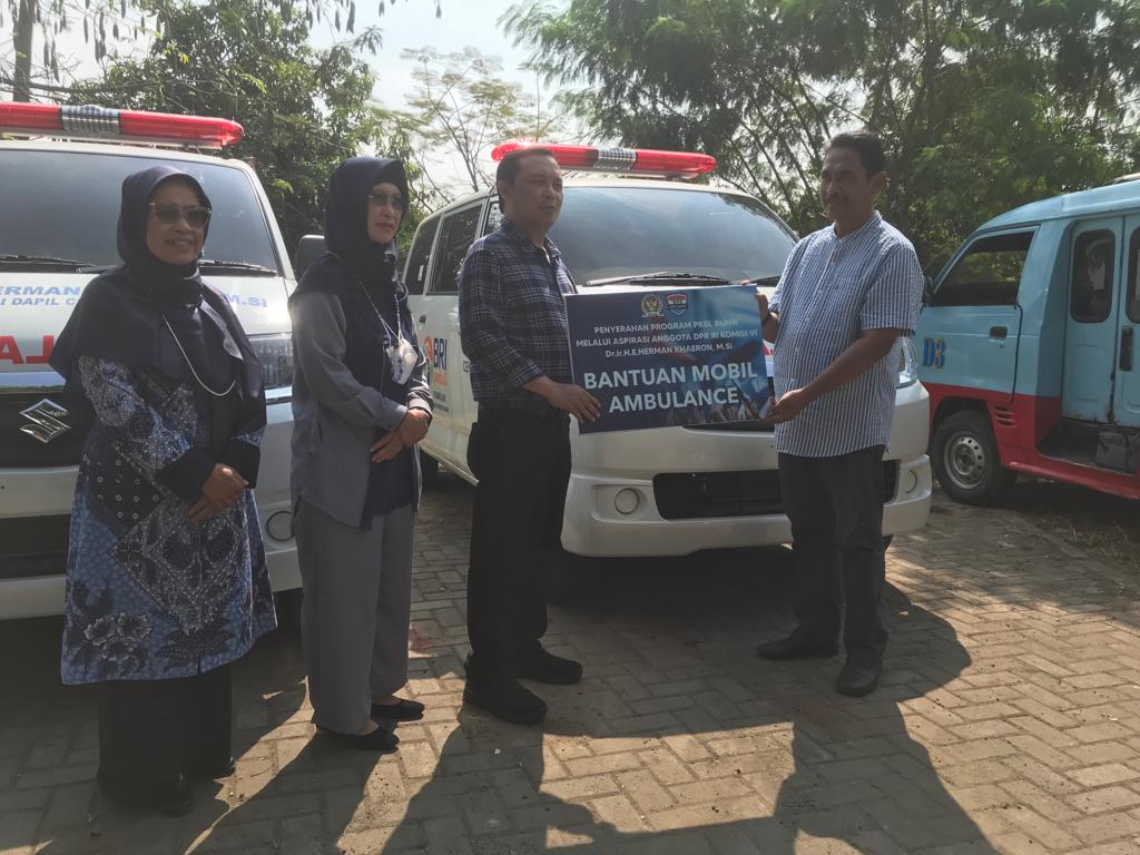 Tebar 16 Ambulan di Cirebon-Indramayu
