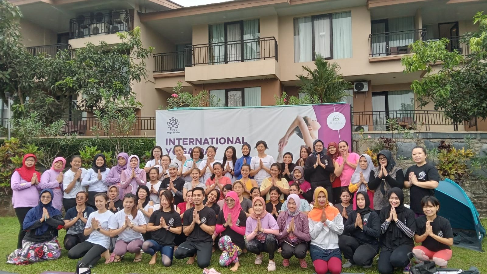 Hari Yoga Internasional di Grage Resort Sangkan