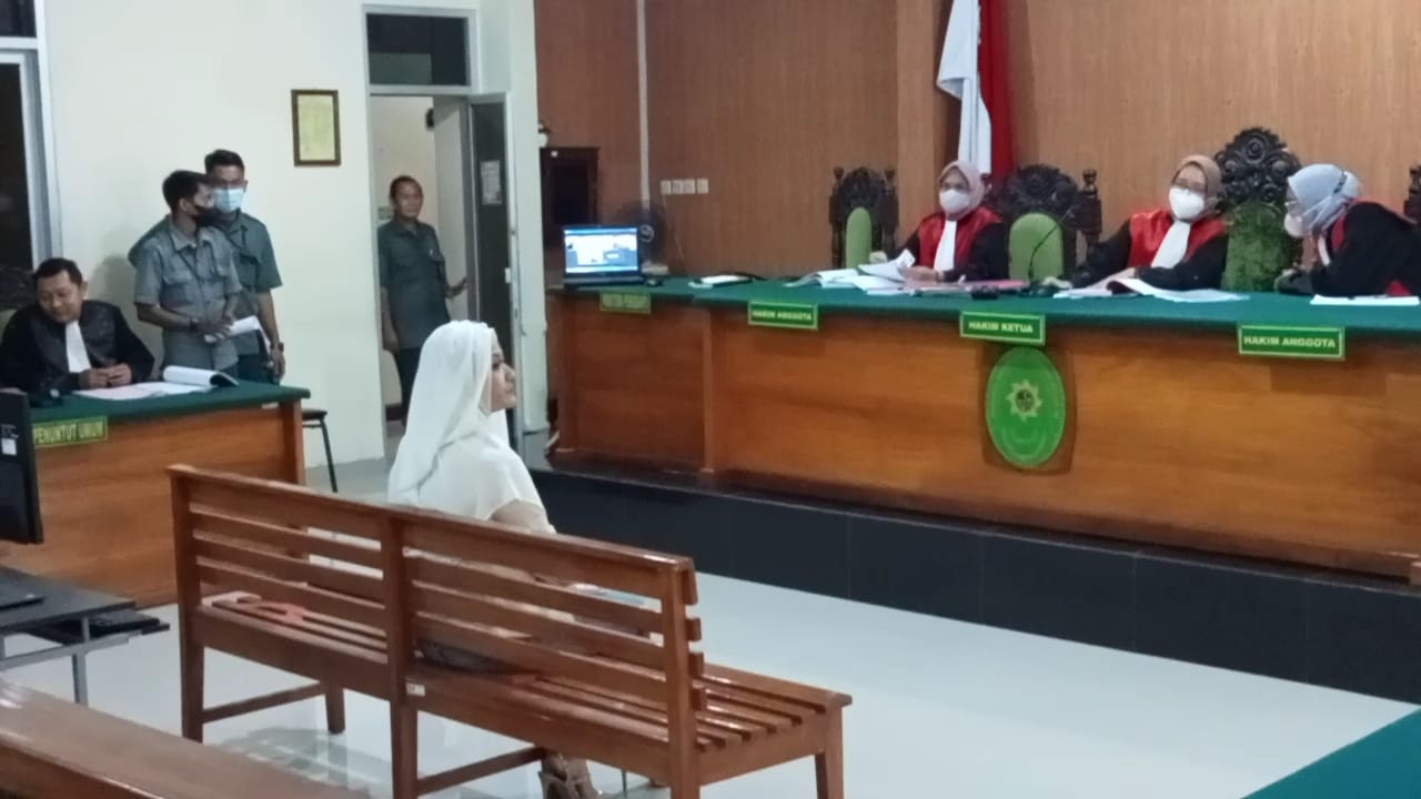 Sidang Kasus KDRT, Hadirkan Anak Kandung Artis Yuyun Sukawati sebagai Saksi