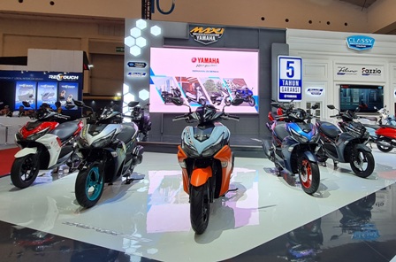 Mengusung Tema Urban Street Style, Yamaha Aerox 155 Tampil Semakin Energik dan Dinamis dengan Warna Baru