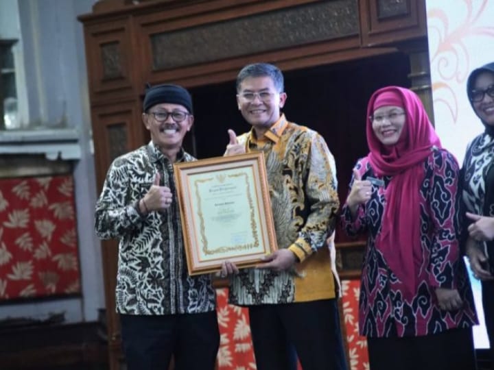 Berhasil Turunkan Stunting, Pemkab Indramayu Raih Penghargaan dari Gubernur Jabar