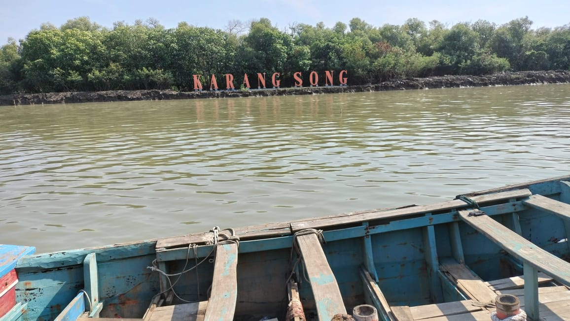 Ekowisata Mangrove Karangsong: Dari Lintasan Bambu Rapuh Menuju Destinasi Bahari Berkelas