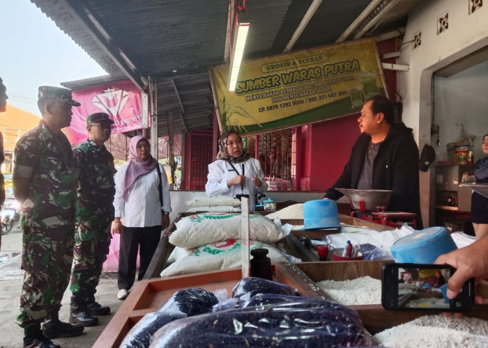 Perum Bulog Indramayu Monitoring Peredaran Beras SPHP di Indramayu 