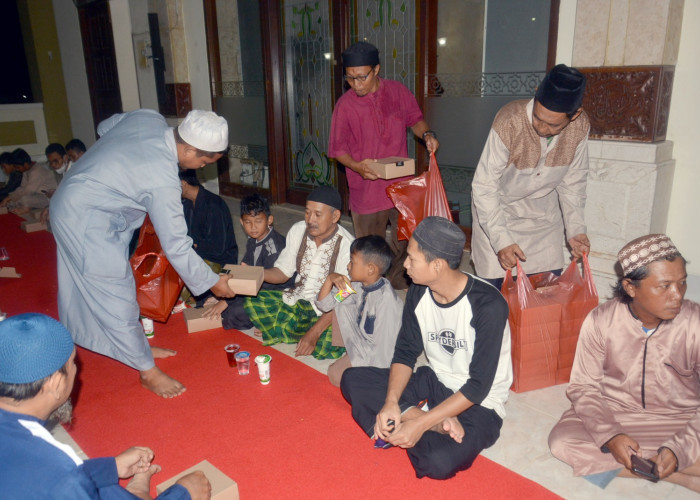 Masjid Komplek Pertamina RU VI Sediakan Iftar Untuk Ratusan Orang Selama Ramadhan