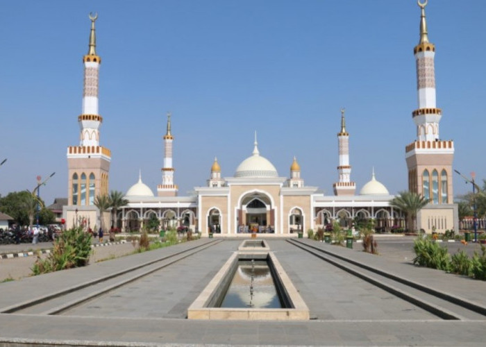 5 Rekomendasi Wisata Religi Indramayu yang Patut Dikunjungi, Mulai dari Masjid Sampai Ziarah Makam