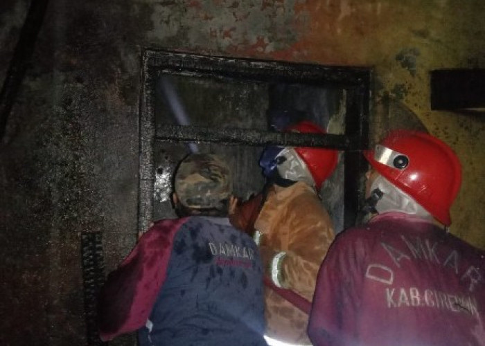 Pasutri Habis Cekcok Rumahnya Ludes Terbakar di Gegesik
