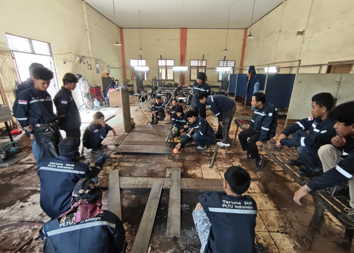  Pemcam Sukra Bersama PLN Nusantara Power UP Indramayu Gelar Pelatihan Welder Bersertifikat