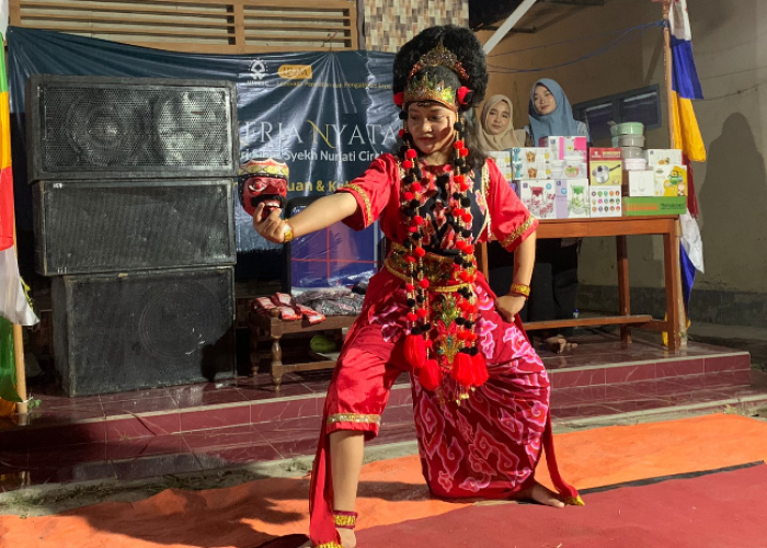 Mahasiswa KKN Tutup Kegiatan di Desa dengan Pementasan Budaya