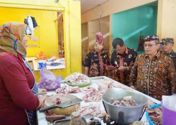 Sidak Pasar Tradisional Jelang Nataru, Harga Daging Ayam Naik