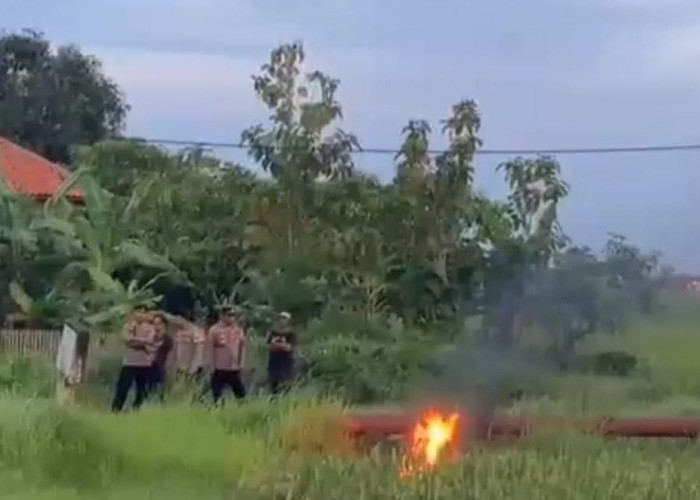 Kebakaran Pipa Gas Pertamina di Desa Juntikebon: Diduga Bocor, Api Segera Dipadamkan 